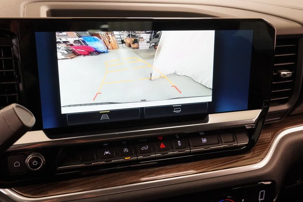 Used 2024 Summit White Chevrolet LT (2FL) image 18