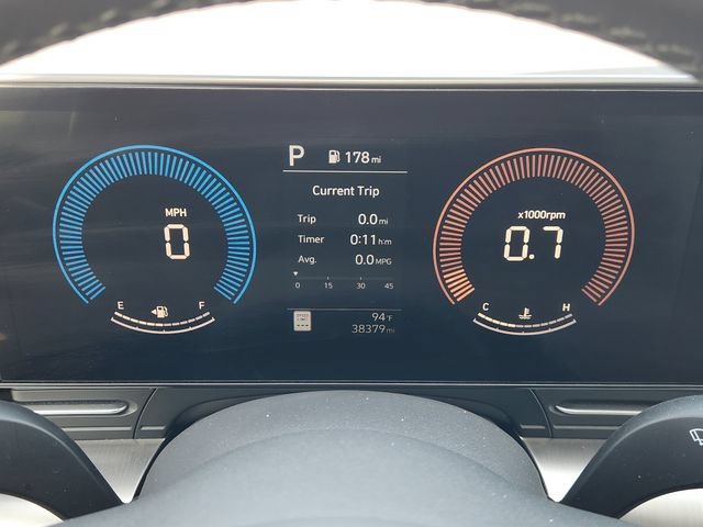 Used 2025 White Hyundai SEL image 17