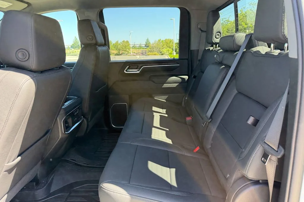 New 2026 Glacier White Tricoat GMC SLT image 27