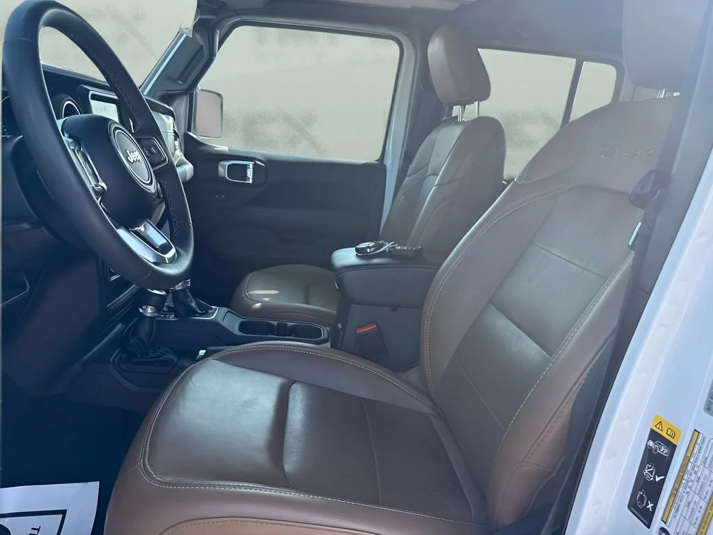 Used 2023 White Jeep Sahara image 11