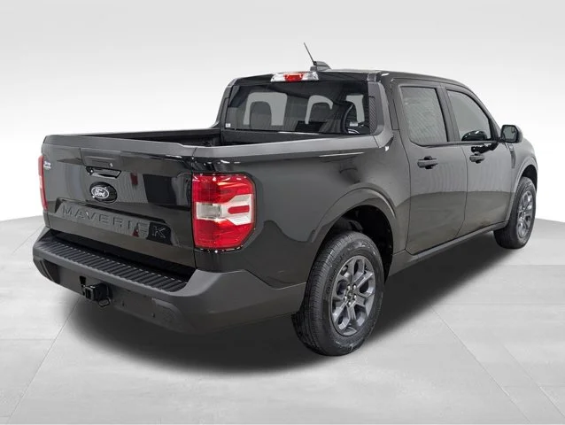 New 2026 Shadow Black Ford XLT image 18