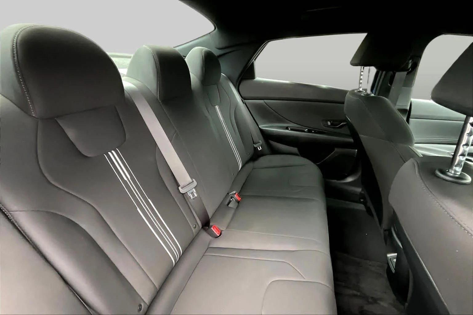 Used 2025 Intense Blue Hyundai SEL Sport image 20