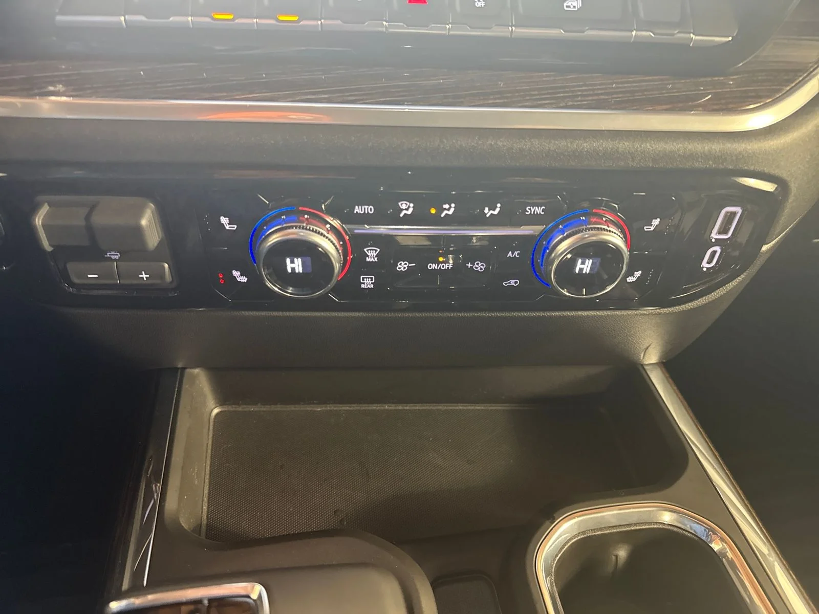 Used 2026 Summit White GMC Elevation image 19
