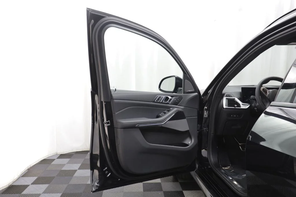 New 2026 Black BMW xDrive50e image 2