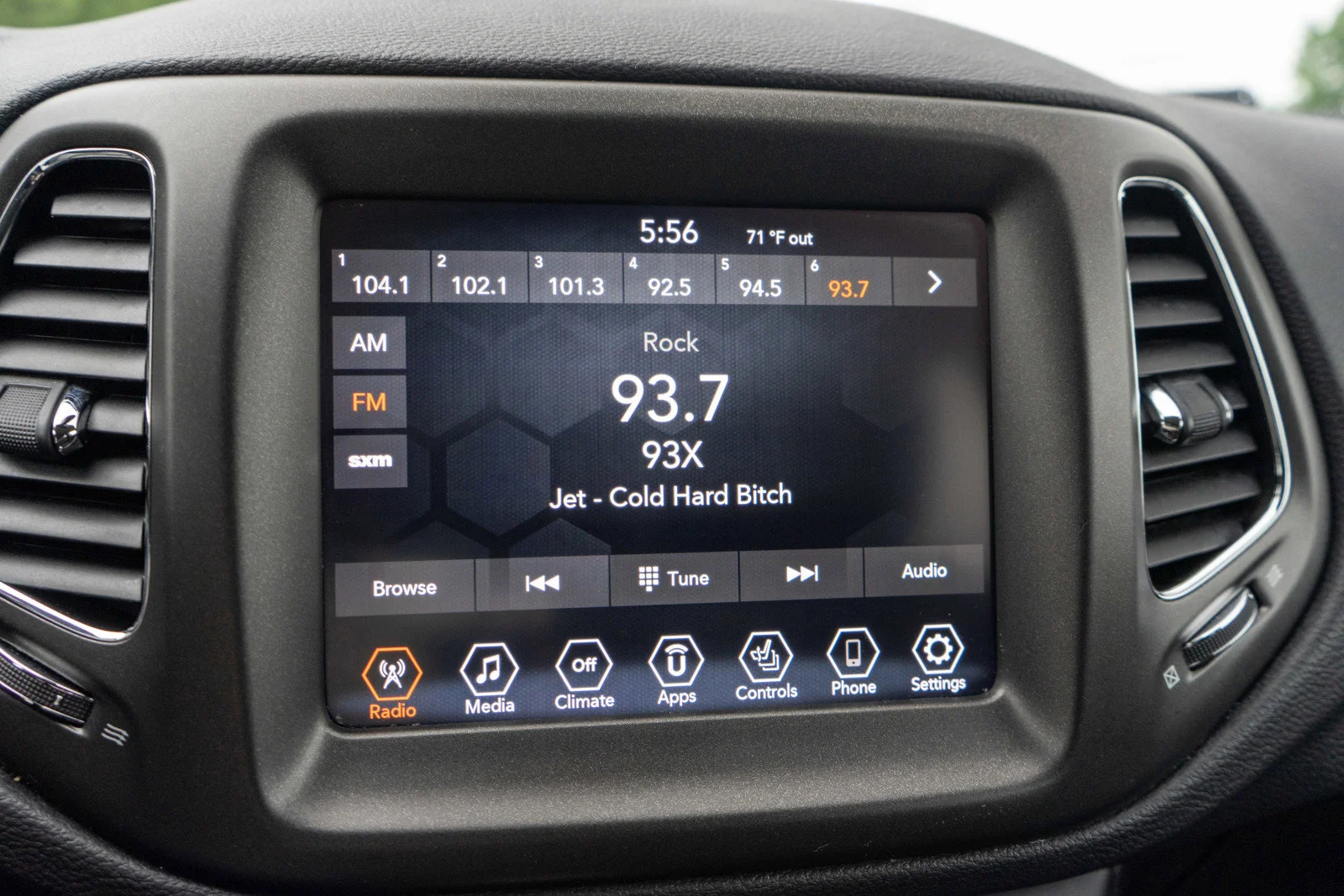 Used 2019 Diamond Black Crystal Pearlcoat Jeep Trailhawk image 16