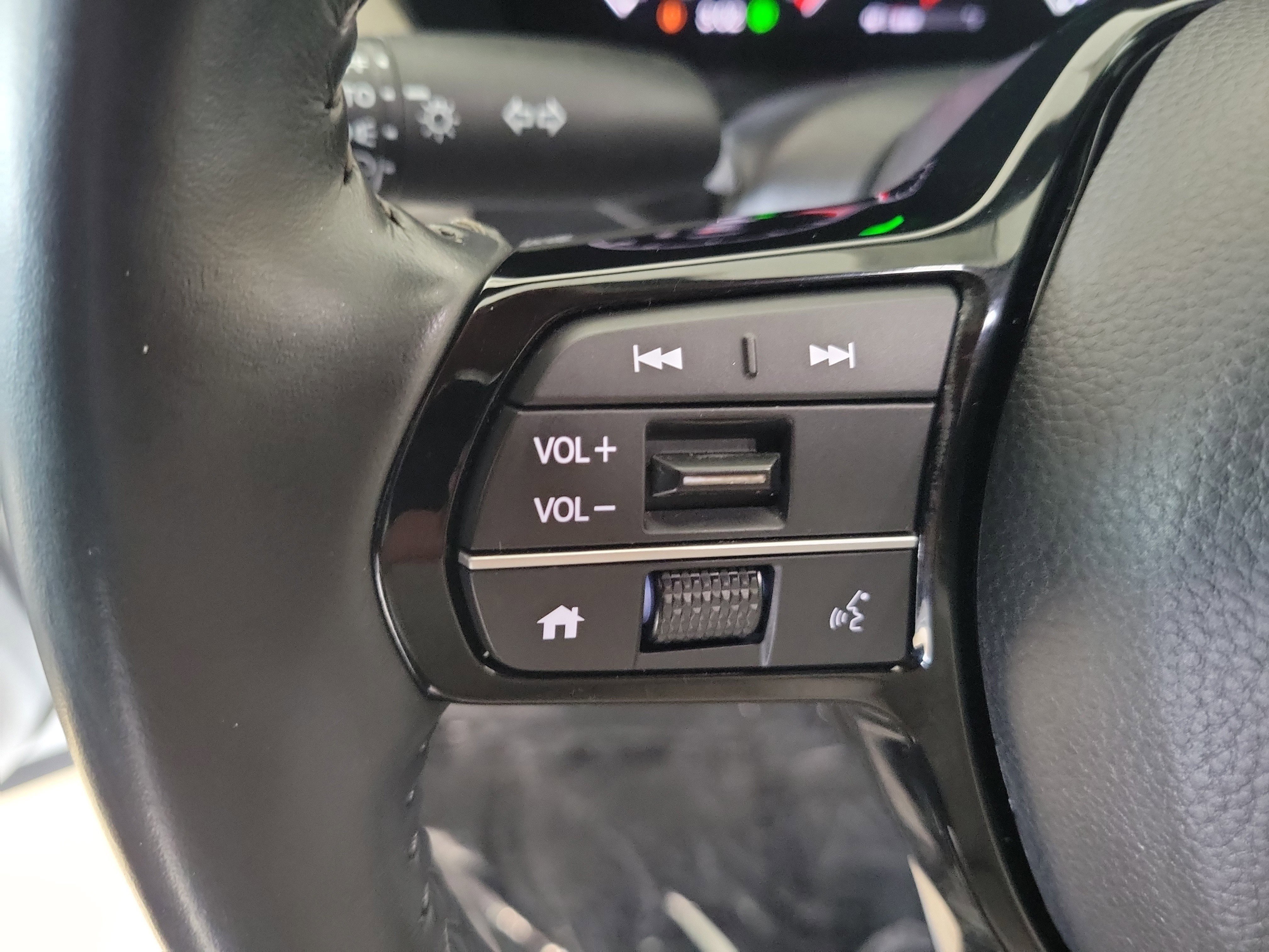 Used 2023 Platinum White Honda EX-L image 29