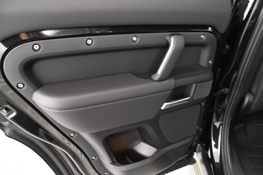 New 2026 Santorini Blk Land Rover S image 26