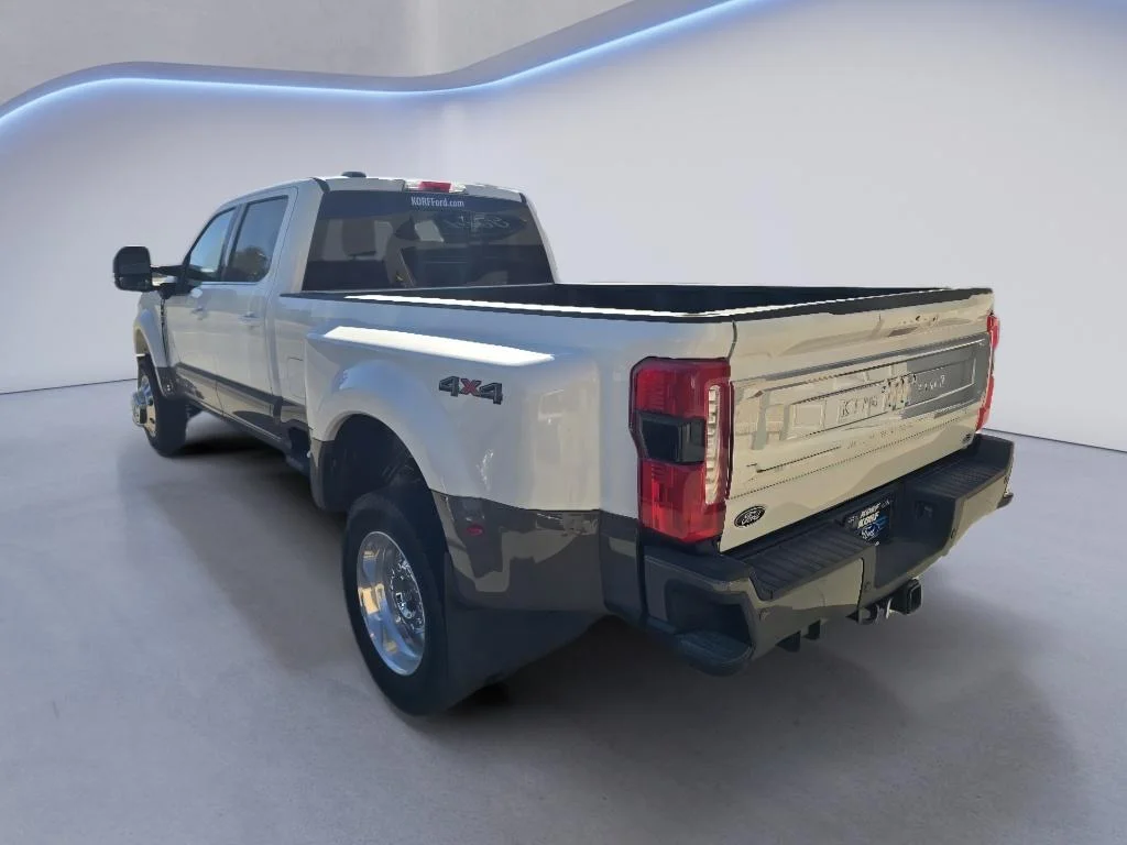 New 2027 Star White Metallic Tri-Coat Ford F-450® King Ranch® image 6