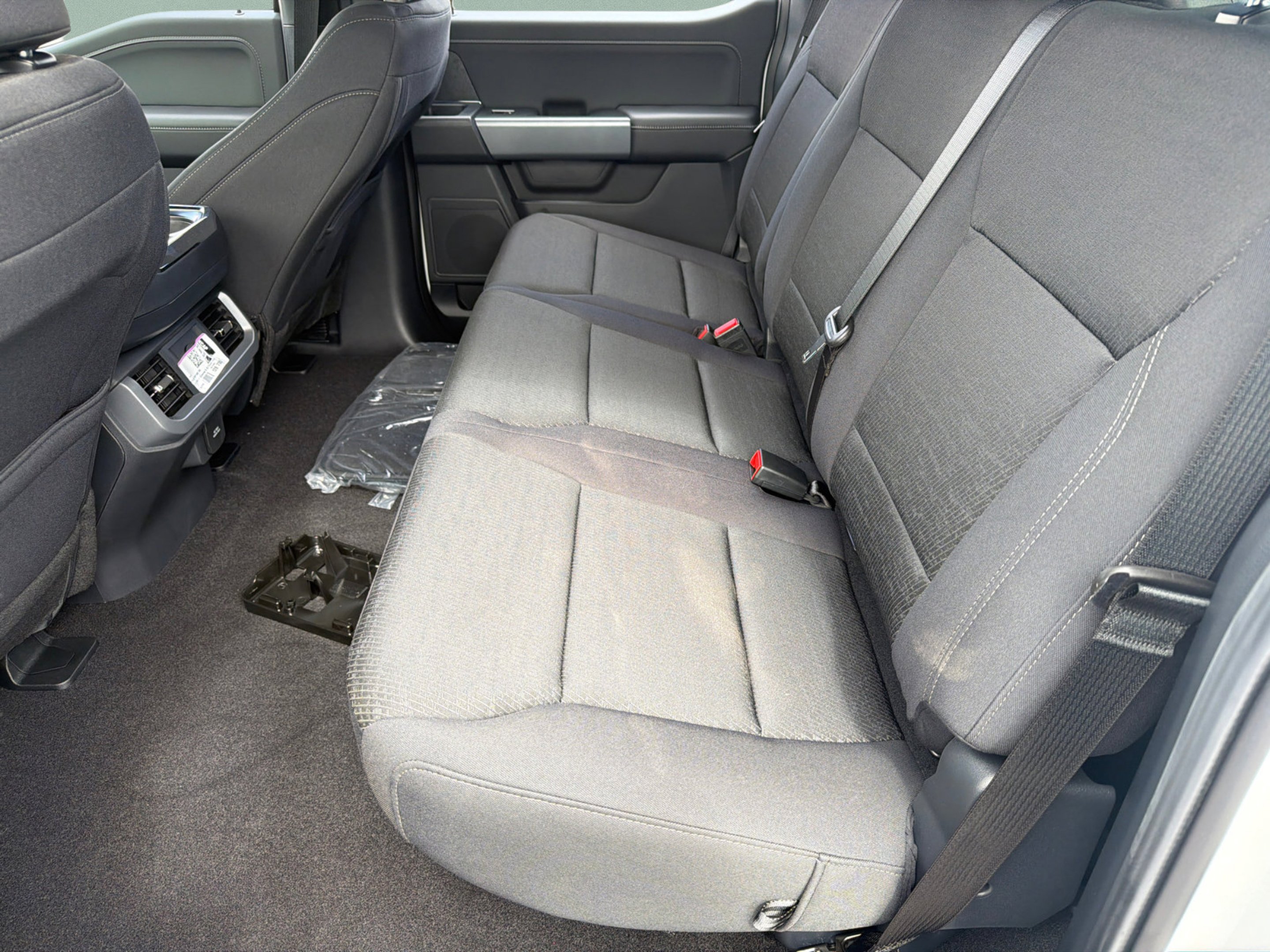 New 2026 Oxford White Ford XLT image 11