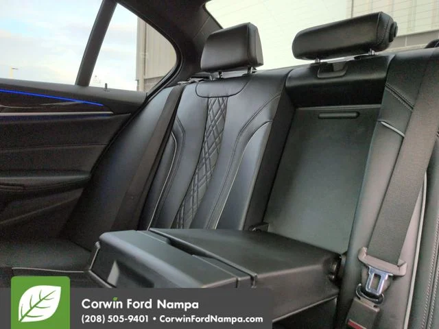 Used 2018 White BMW M550i xDrive image 27