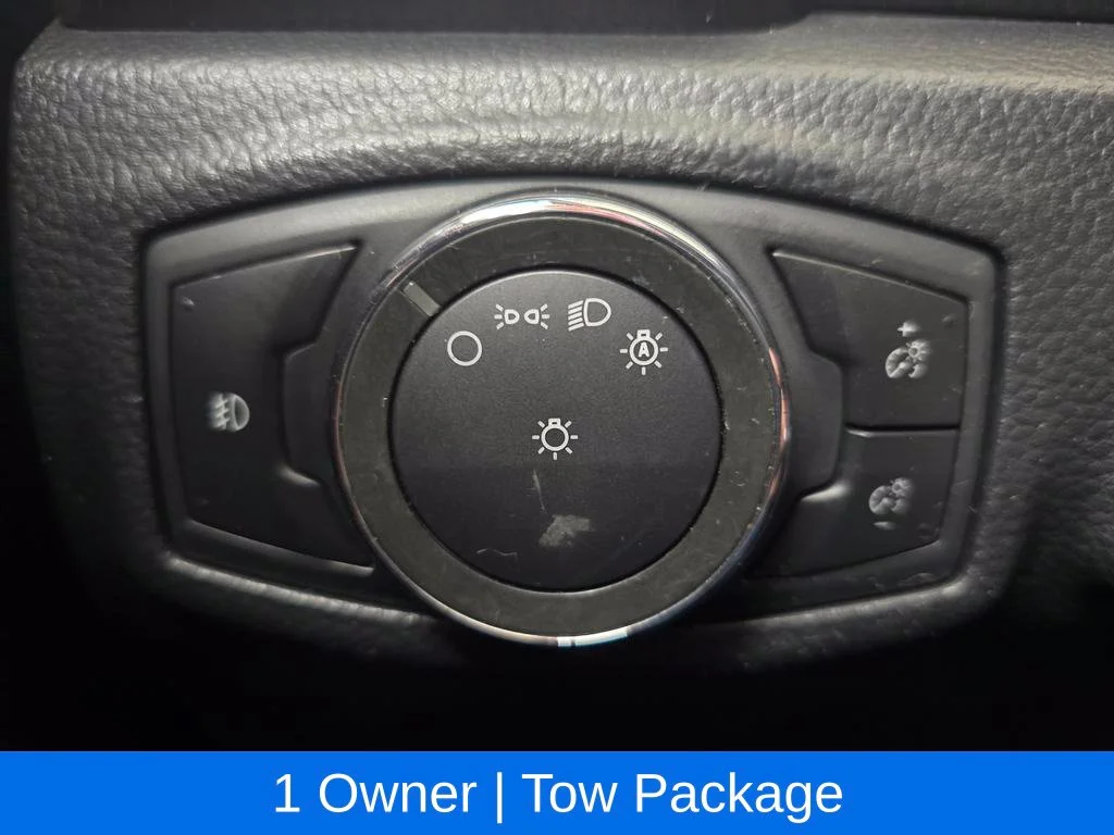 Used 2020 Magnetic Ford Lariat image 21