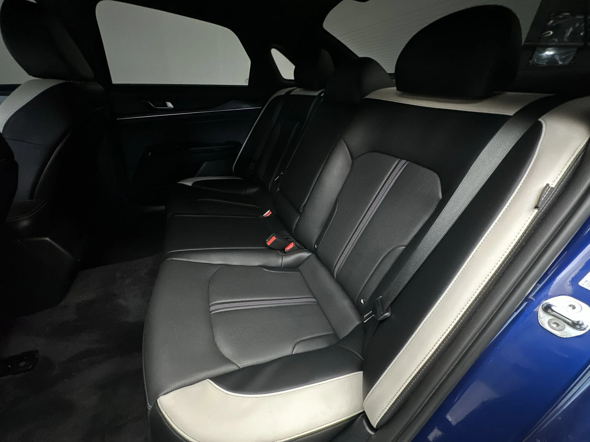 Used 2025 Yacht Blue Kia GT-Line image 23