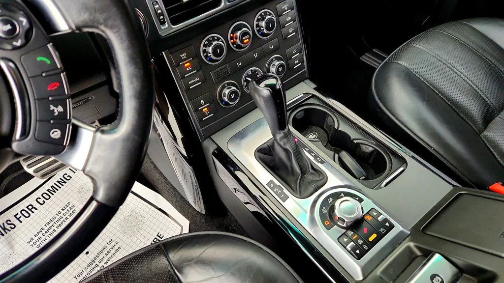 Used 2011 Stornoway Grey Metallic Land Rover 4WD 4dr SC image 17