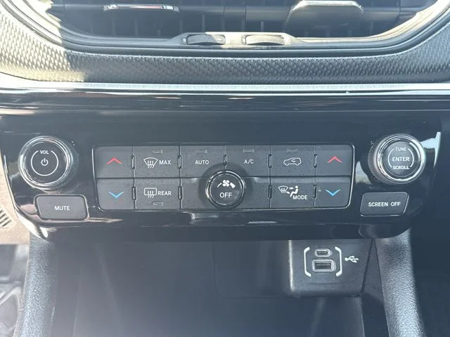 Used 2024 Silver Jeep Trailhawk image 21
