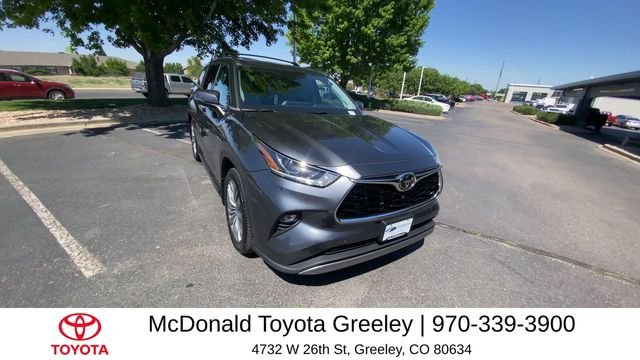 Used 2022 Gray Toyota Platinum image 9
