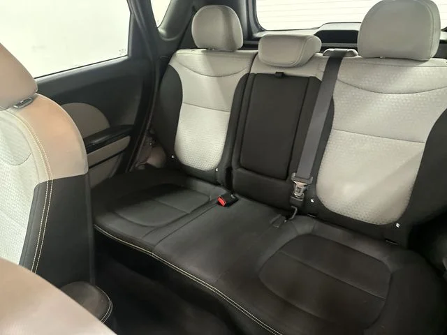 Used 2016 Black Kia Plus image 25