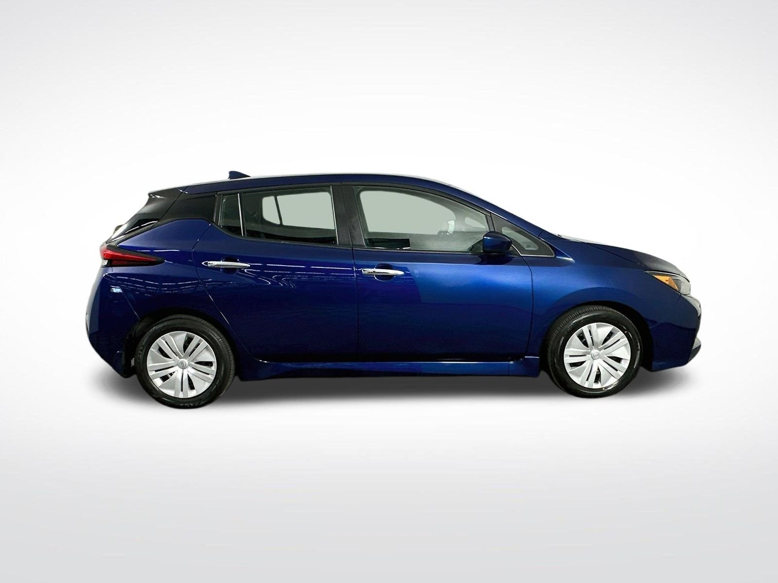 Used 2023 Deep Blue Pearl Nissan S image 9