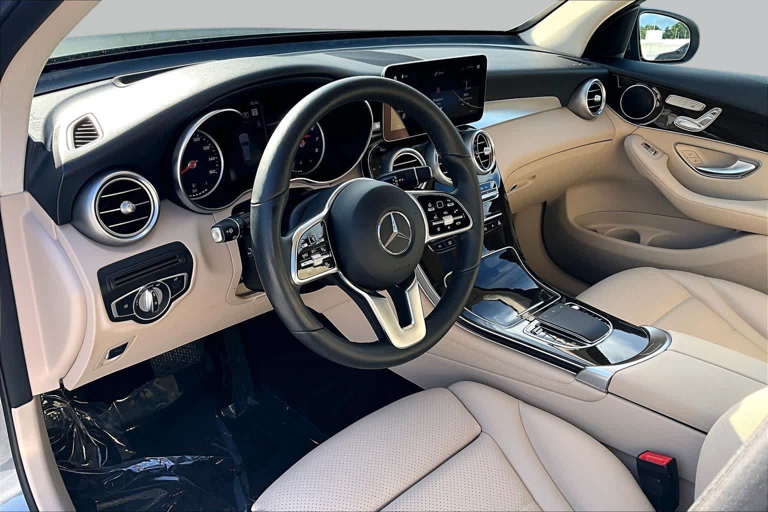 Used 2020 Selenite Grey Metallic Mercedes-Benz GLC 300 image 17