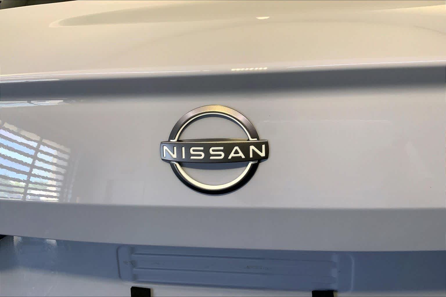 Used 2025 Gray Sky Pearl Nissan SR image 10
