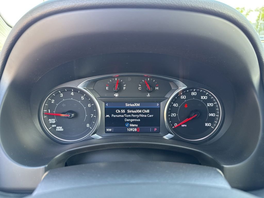 Used 2024 White Frost GMC AT4 image 15