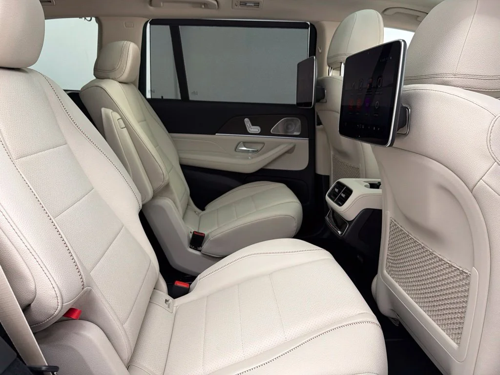 New 2027 White Mercedes-Benz GLS 450 image 28