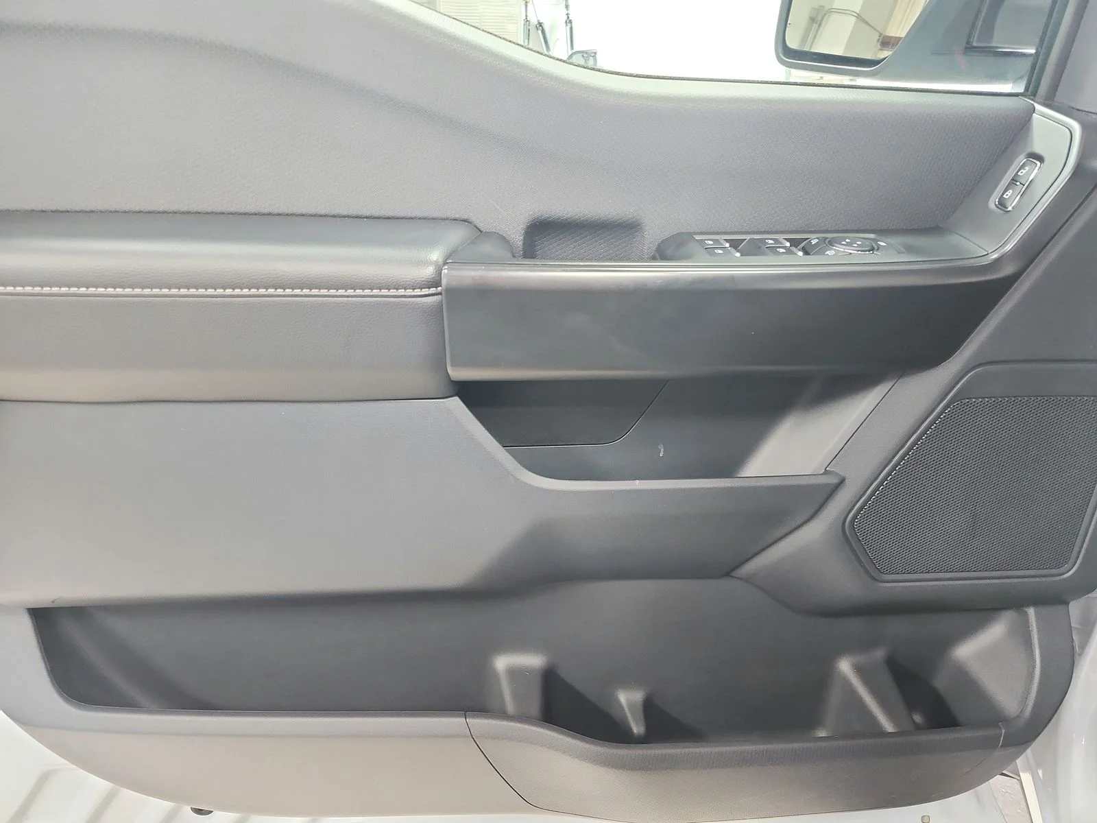 Used 2025 Space White Metallic Ford STX image 32