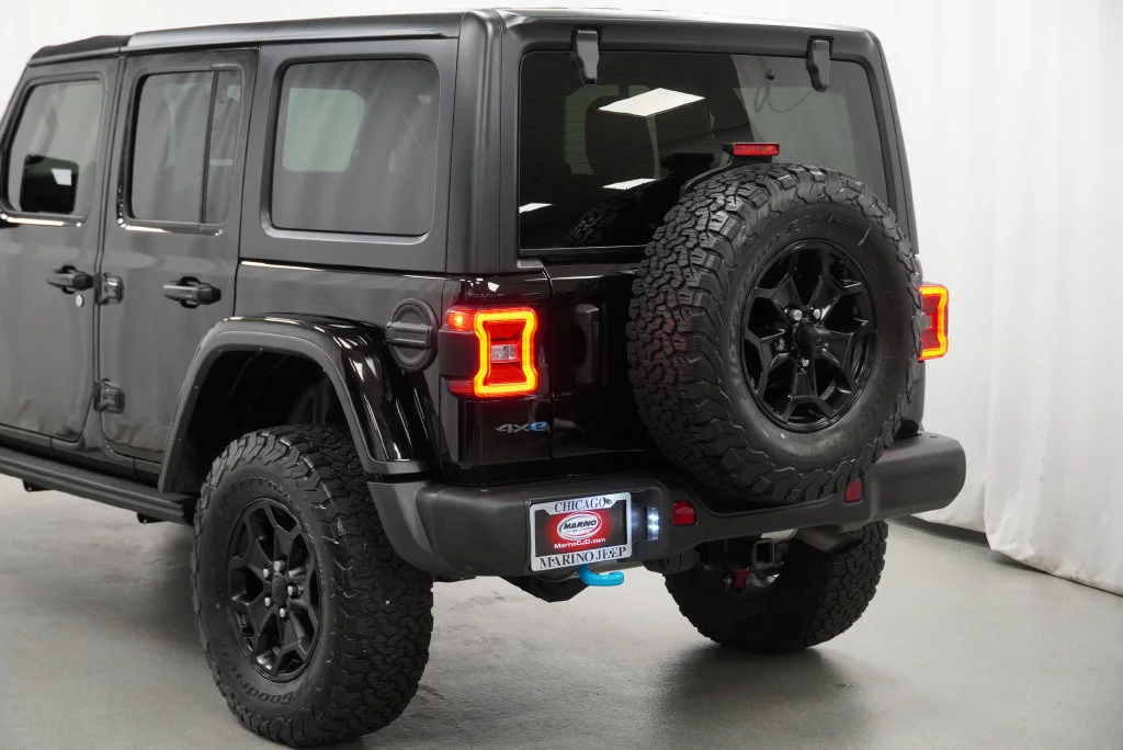 Used 2023 Black Jeep Rubicon 20th Anniversary Edition 4xe image 18