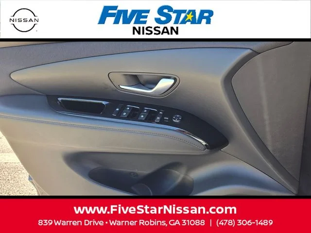 Used 2023 Black Hyundai SE image 32