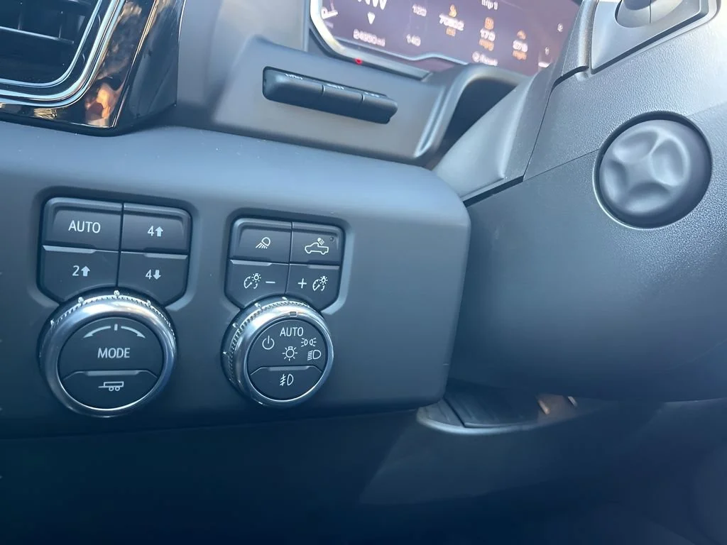 Used 2024 Onyx Black GMC AT4 image 30