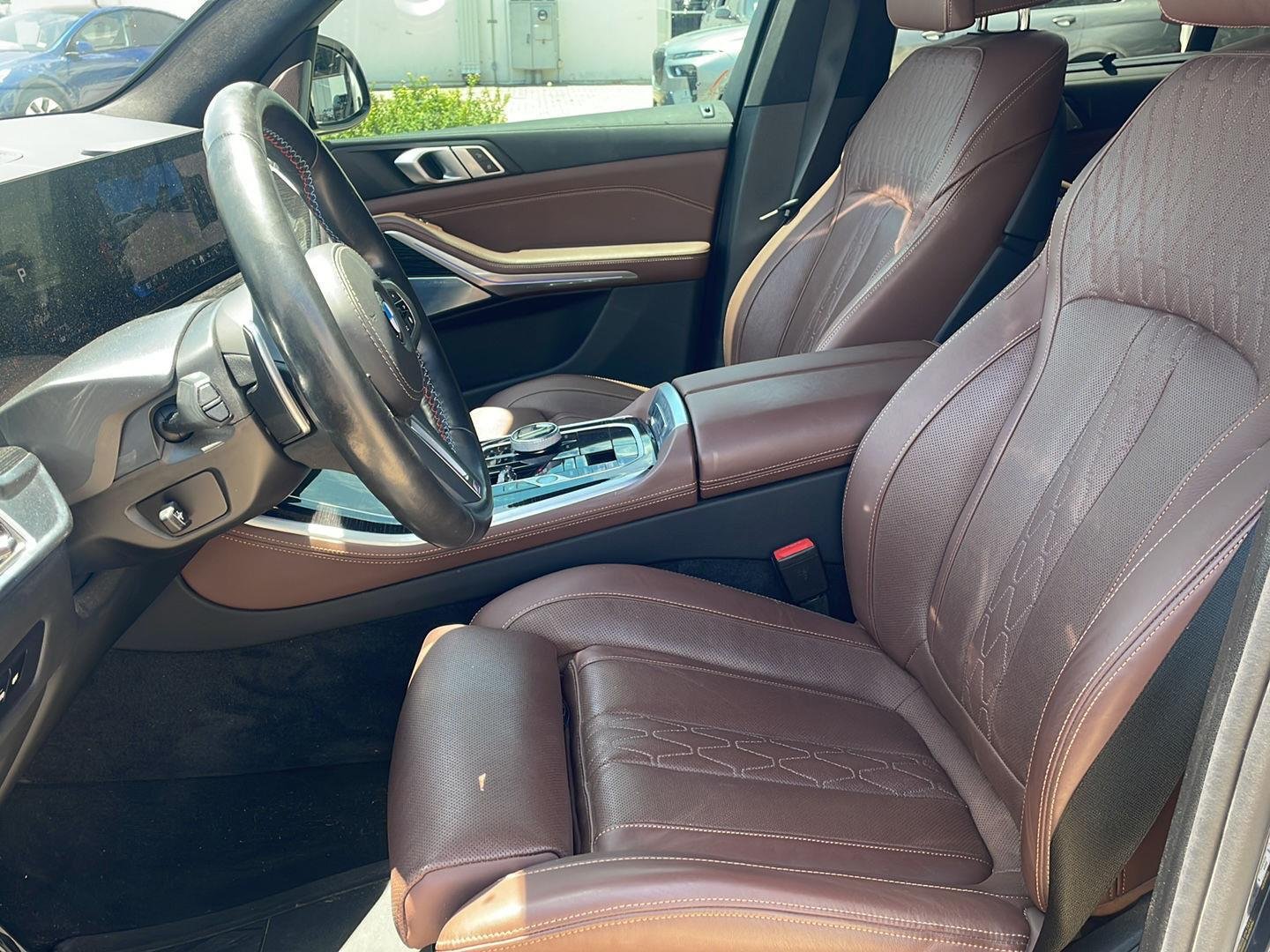 Used 2025 Carbon Black Metallic BMW M60i image 8