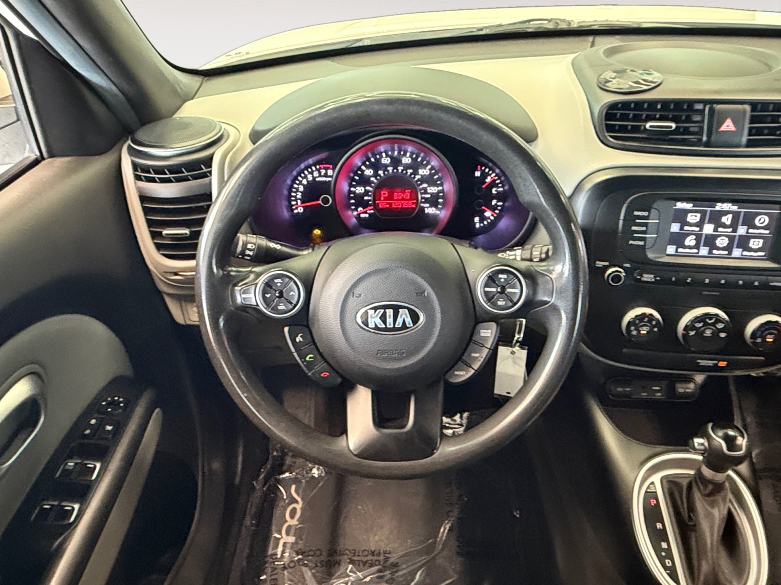 Used 2017 Clear White Kia  image 14