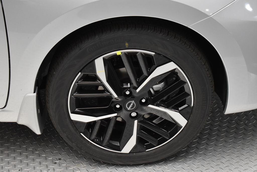 2025 Nissan Versa Sedan SR - Photo 35