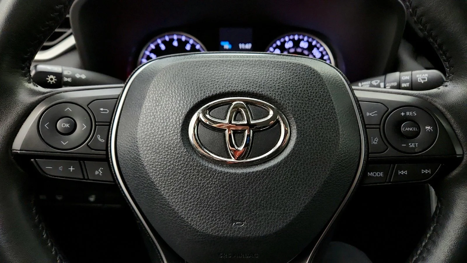 Used 2022  Toyota XLE image 29