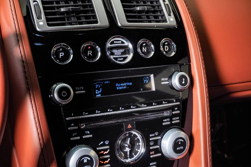 Used 2015 Meteorite Silver Aston Martin  image 30
