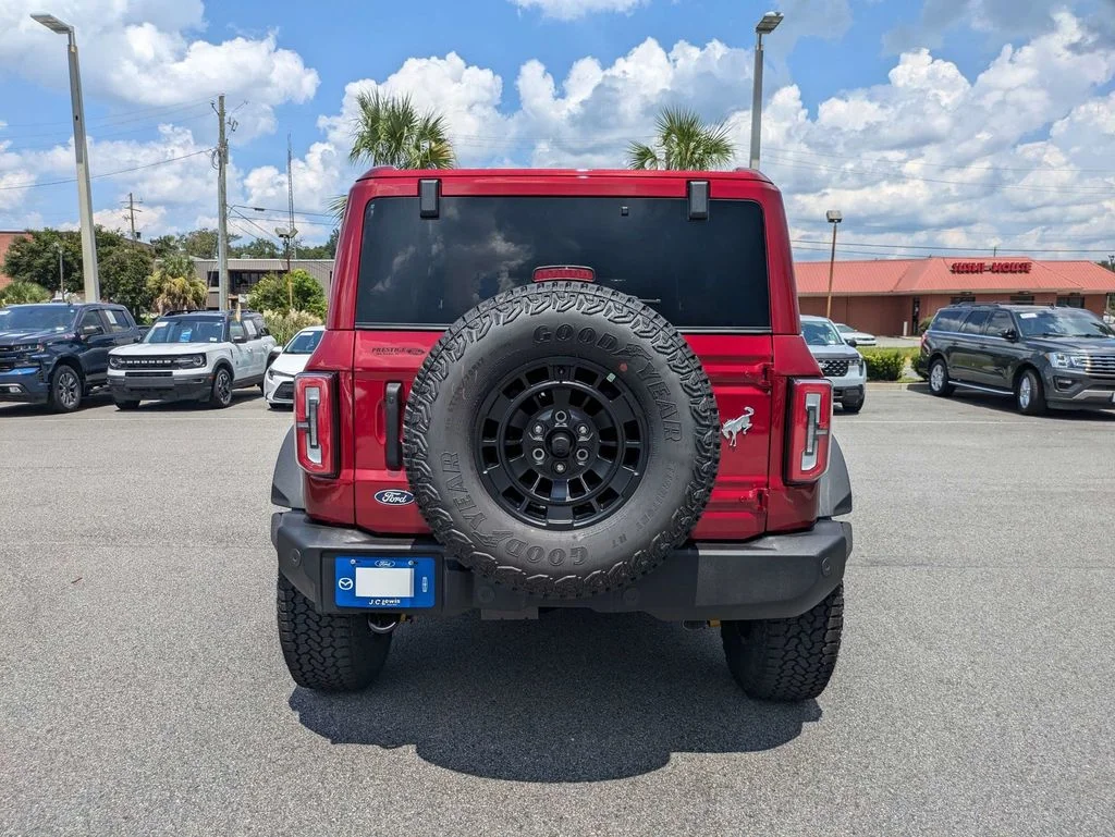 New 2026 Ruby Red Metallic Tinted Clearcoat Ford Outer Banks image 5