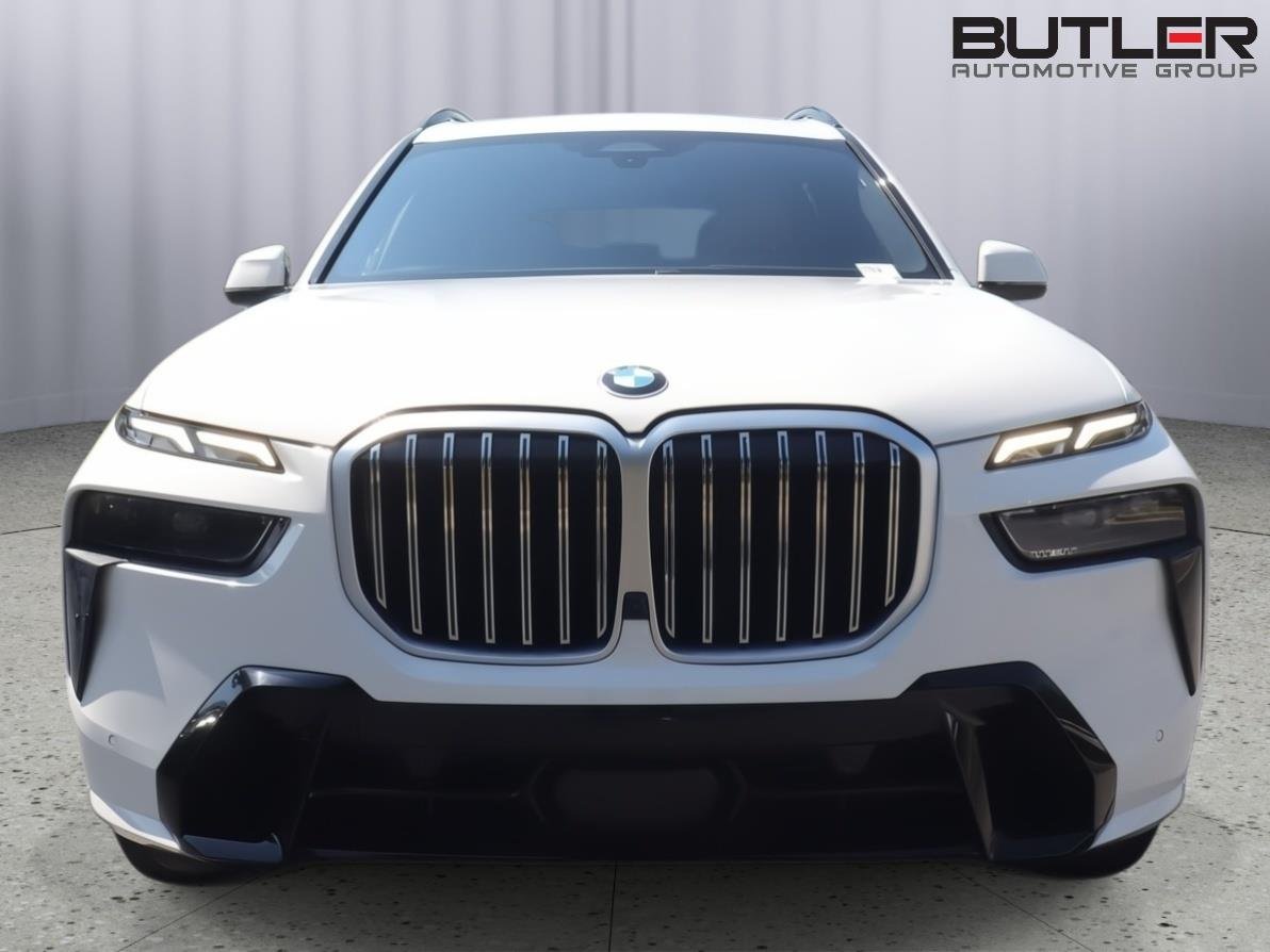 Used 2024 Alpine White BMW xDrive40i image 2