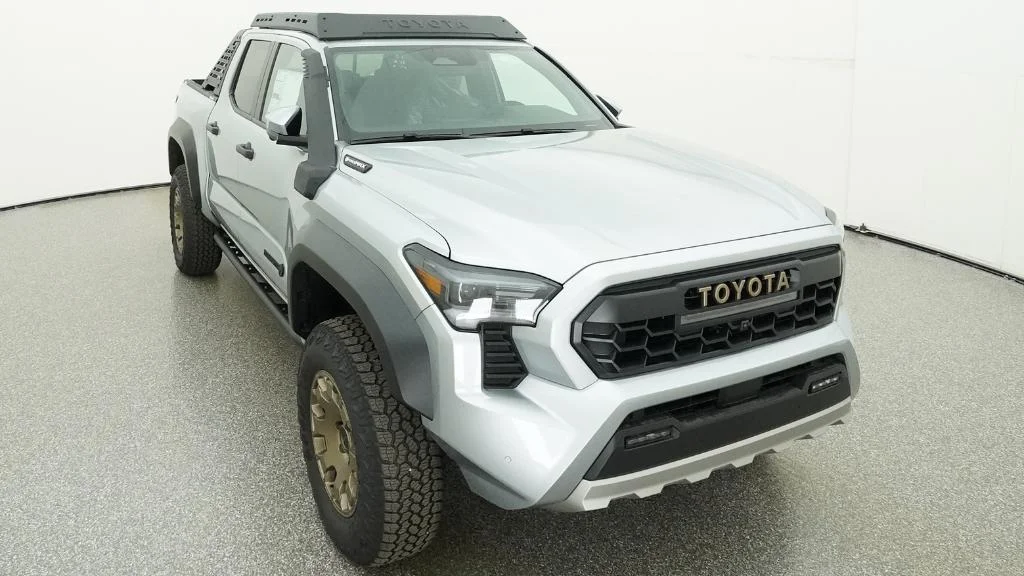 New 2026 Celestial Silver Metallic Toyota Trailhunter image 20