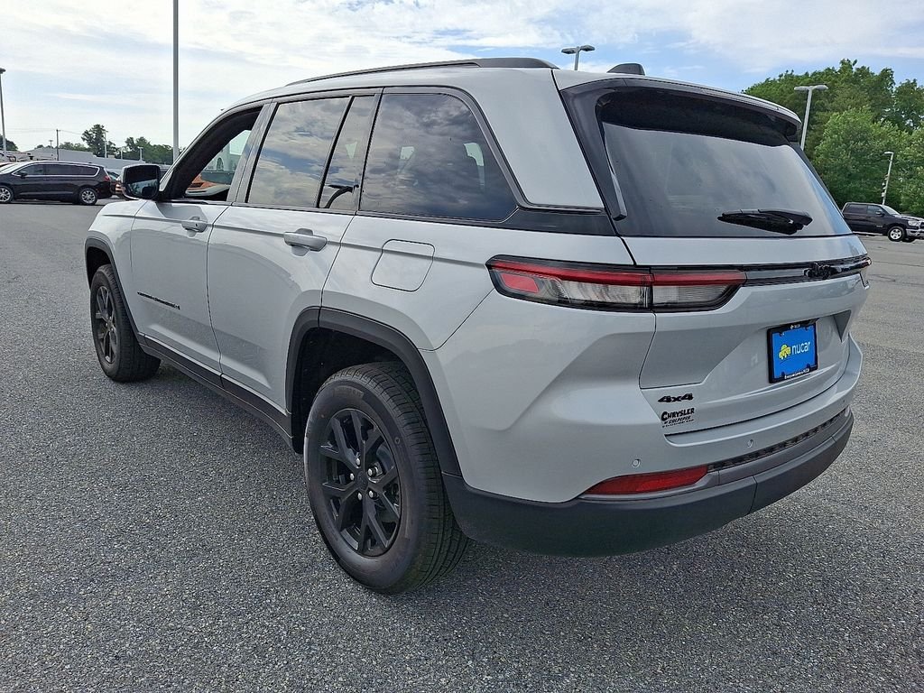 New 2026 Silver Zynith Jeep Altitude image 3