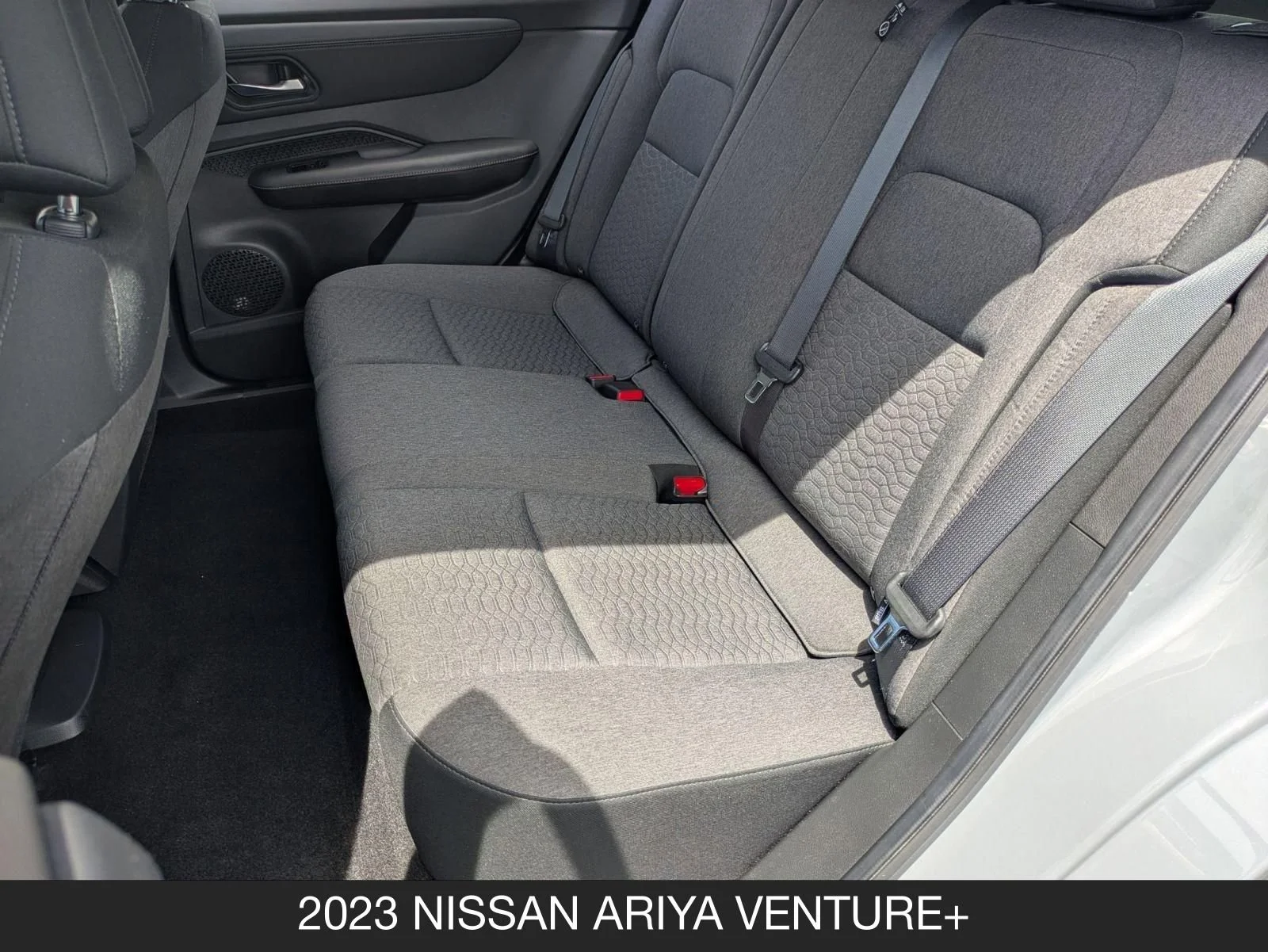 Used 2023 Boulder Gray Pearl/Black Diamond Pearl Nissan VENTURE+ image 15