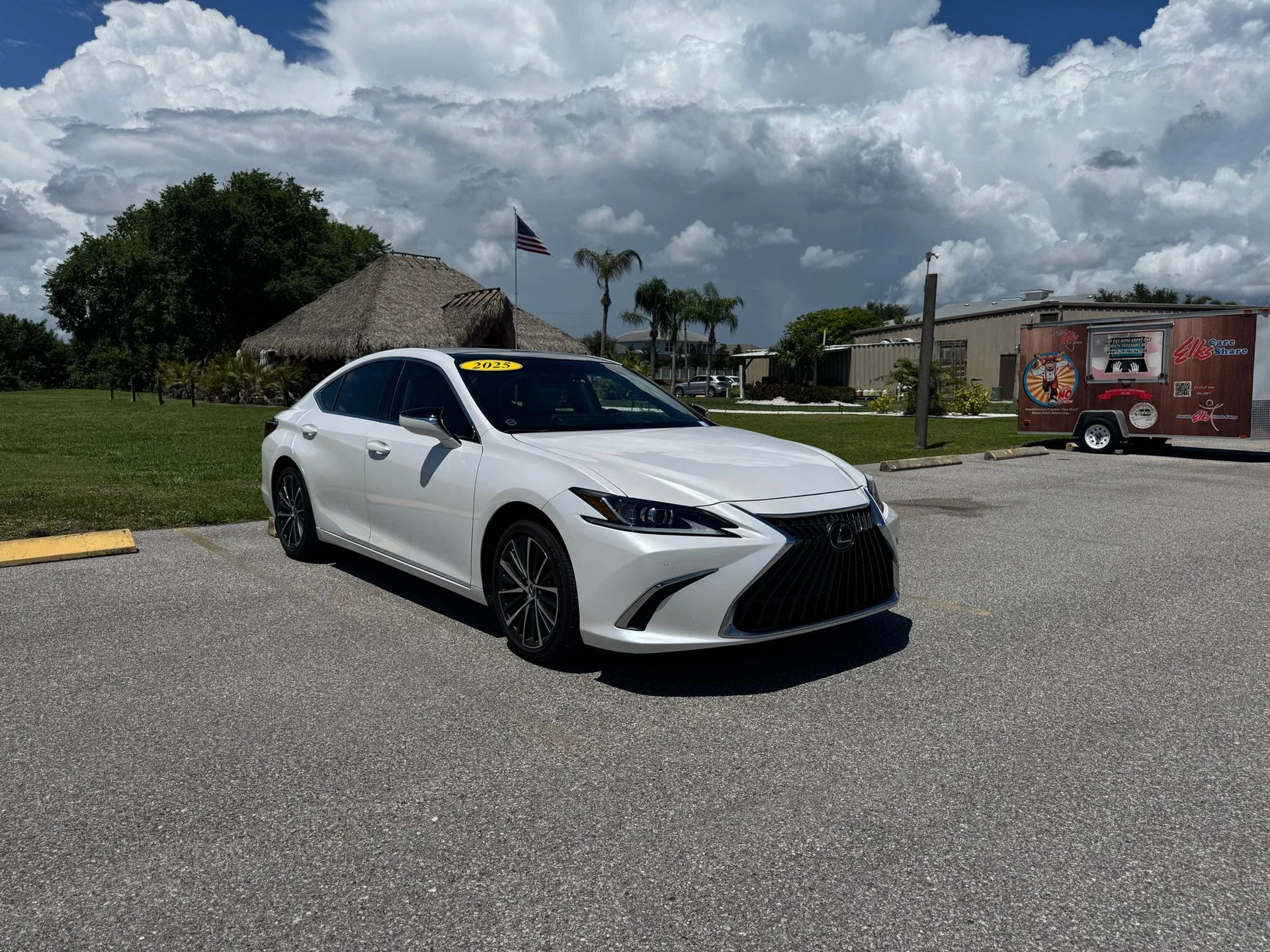 2025 Lexus ES 350 350's photo