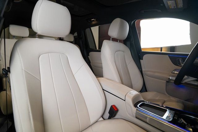 Used 2026 Black Mercedes-Benz GLB 250 image 11