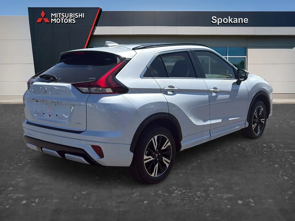 New 2026 White Diamond Mitsubishi SEL AWD image 7