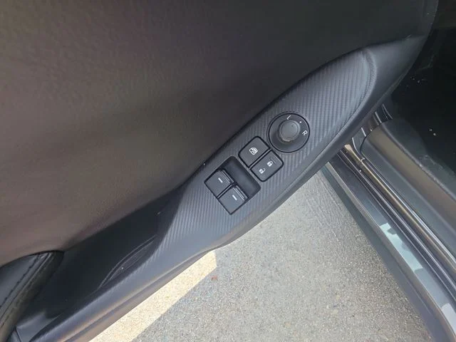 Used 2017  Mazda Grand Touring image 13