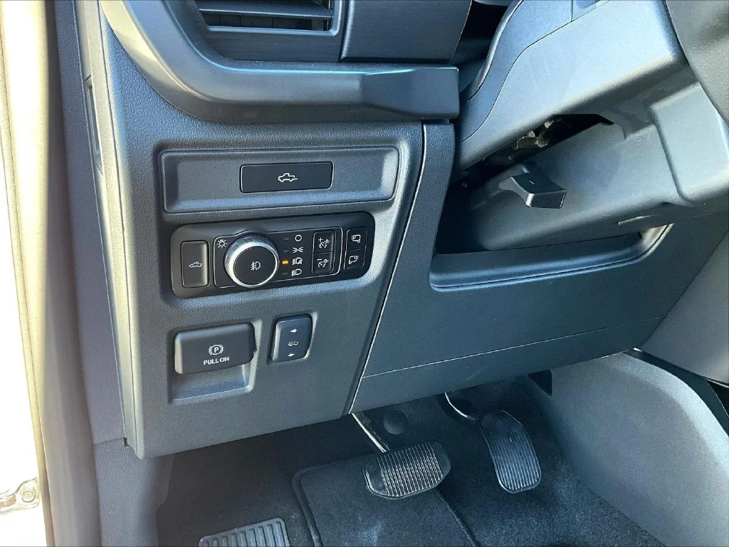 New 2026 Oxford White Ford Tremor® image 31