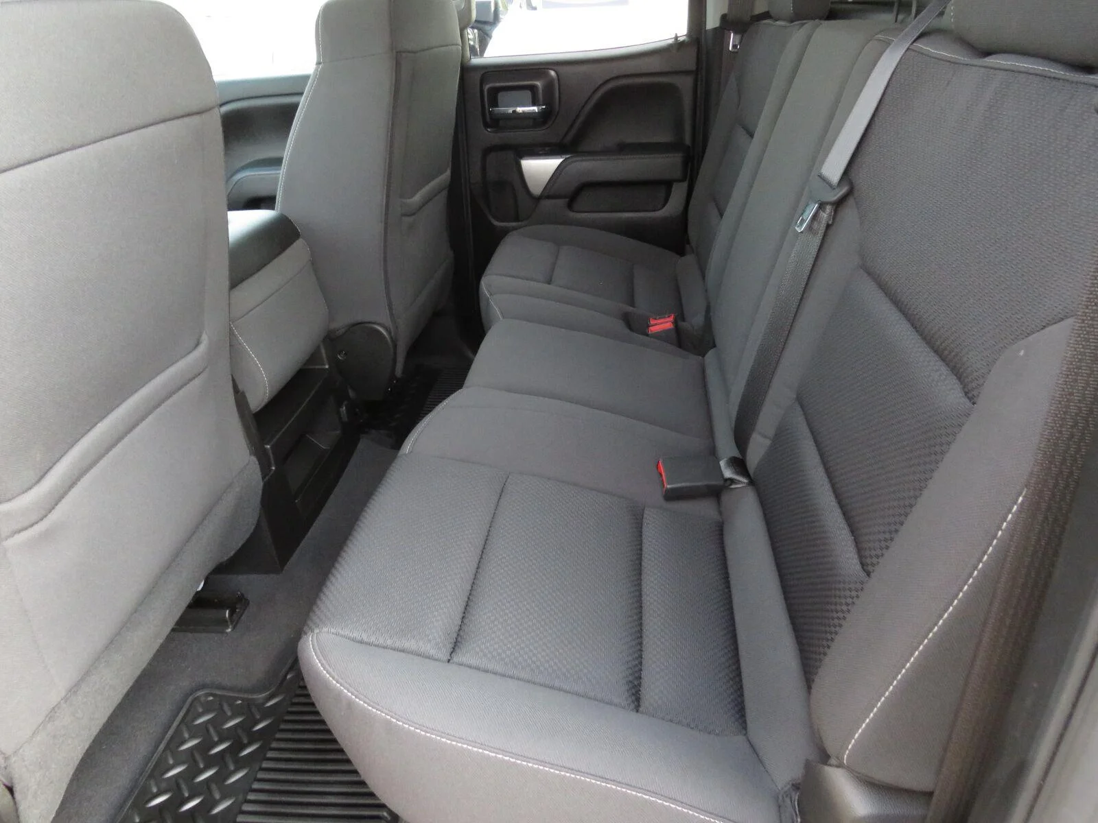 Used 2019 SILVER ICE METALLIC Chevrolet LT image 24