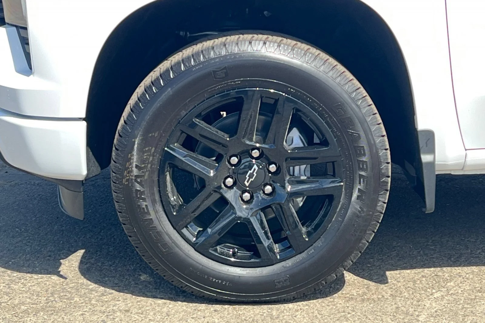 New 2026 Summit White Chevrolet Custom image 25
