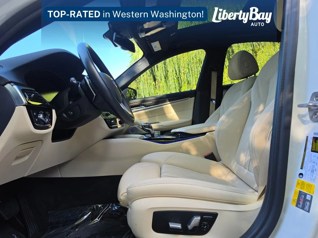 Used 2019 White BMW 530e xDrive iPerformance image 10