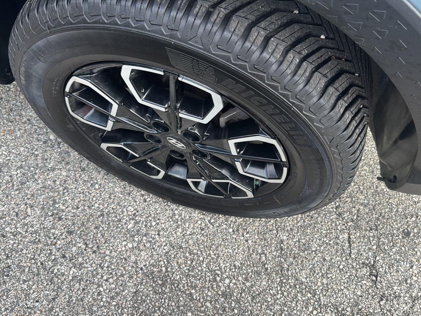 Certified Used 2024 Blue Stone Hyundai SEL image 5