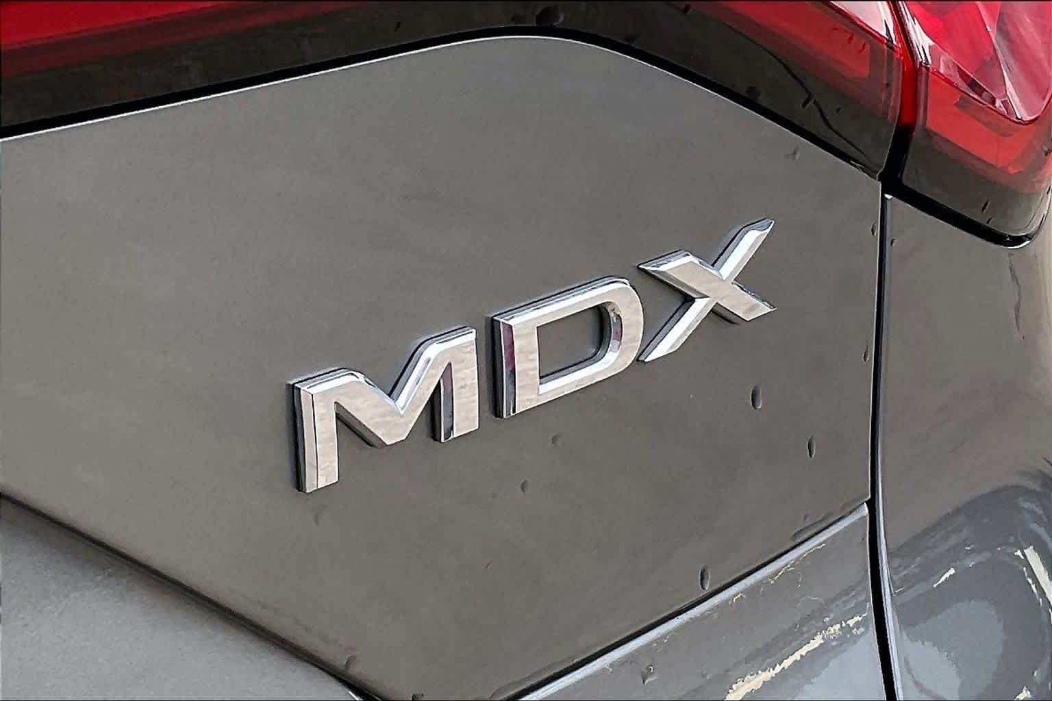 Used 2024 Liquid Carbon Metallic Acura  image 9