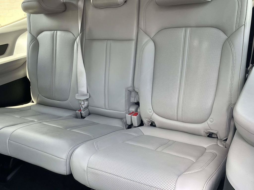 Used 2022 White Jeep Series II image 11